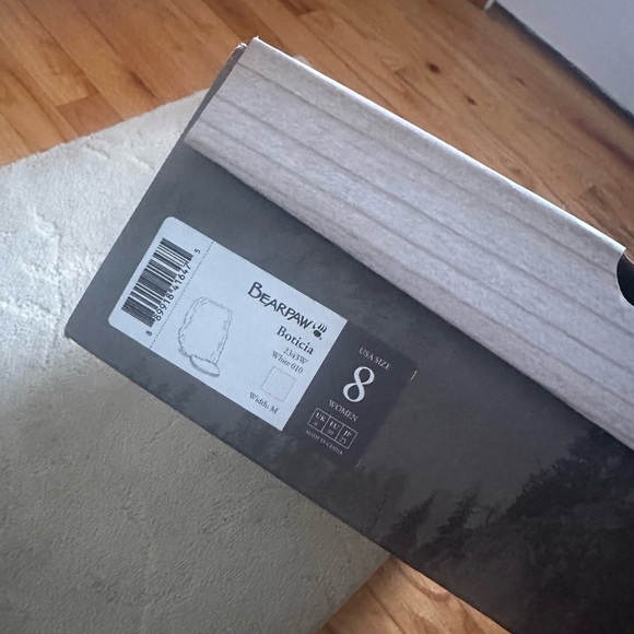 NWT Bearpaw White Heel Boots - Picture 3 of 8